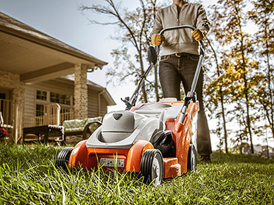 Consigli utili per la corretta rasatura del prato inglese